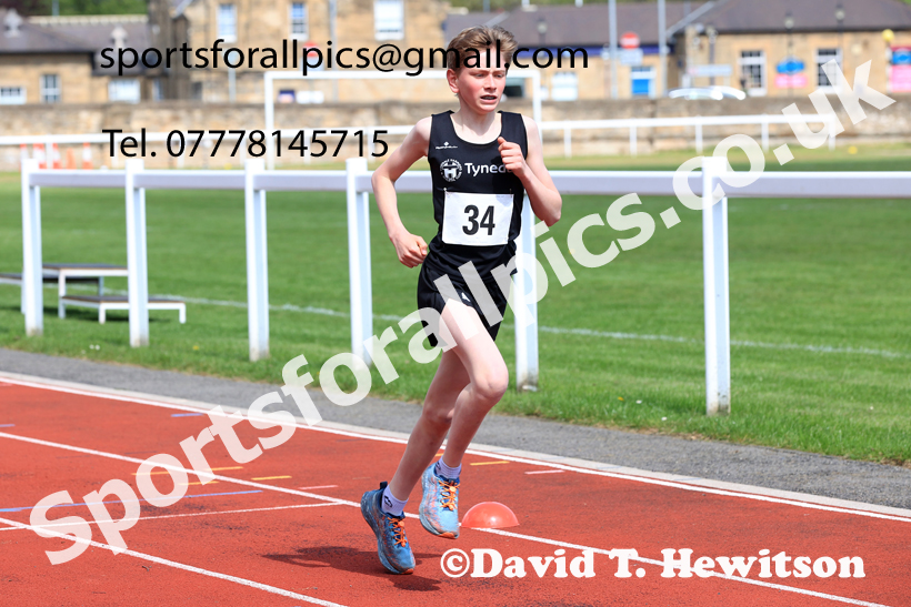 1500 metres, 2026 Elswick Harriers Event, Wentworth, Hexham. Photo: David T. Hewitson/Sports for All Pics